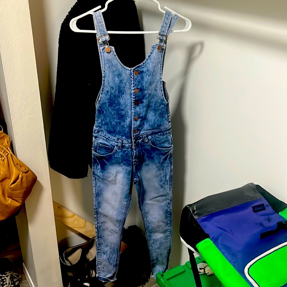 Sexy acid wash overalls , stretch size petite da